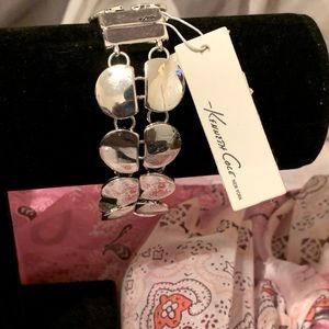 NWT women’s bracelet